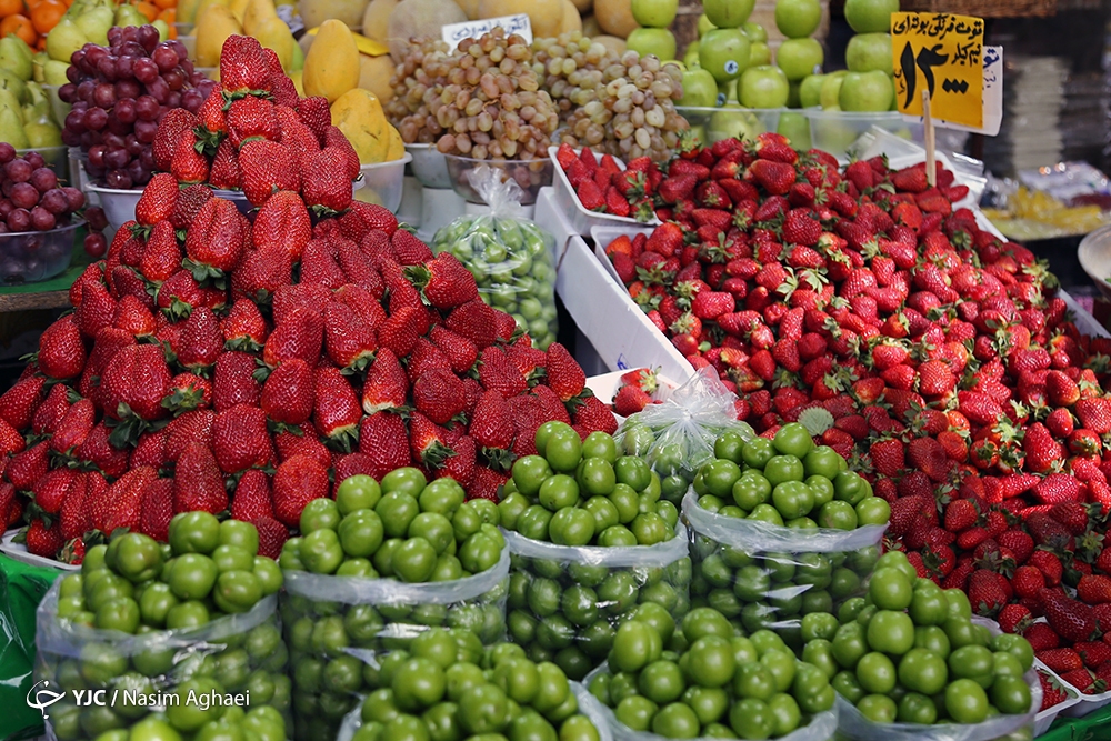 گوجه سبز موجود در بازار‌های تهران قاچاق است
