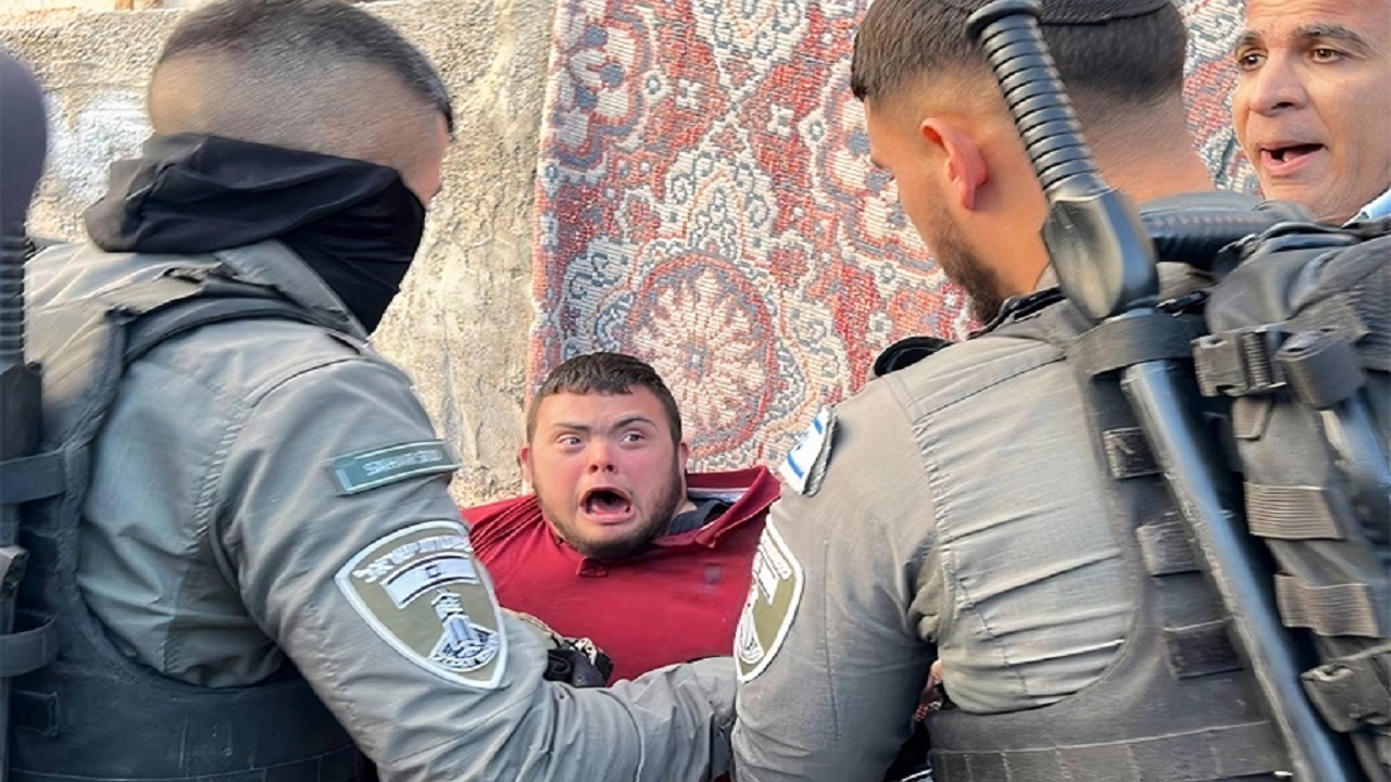 یورش نظامیان صهیونیست برای دستگیری جوان فلسطینی مبتلا به سندروم داون + فیلم