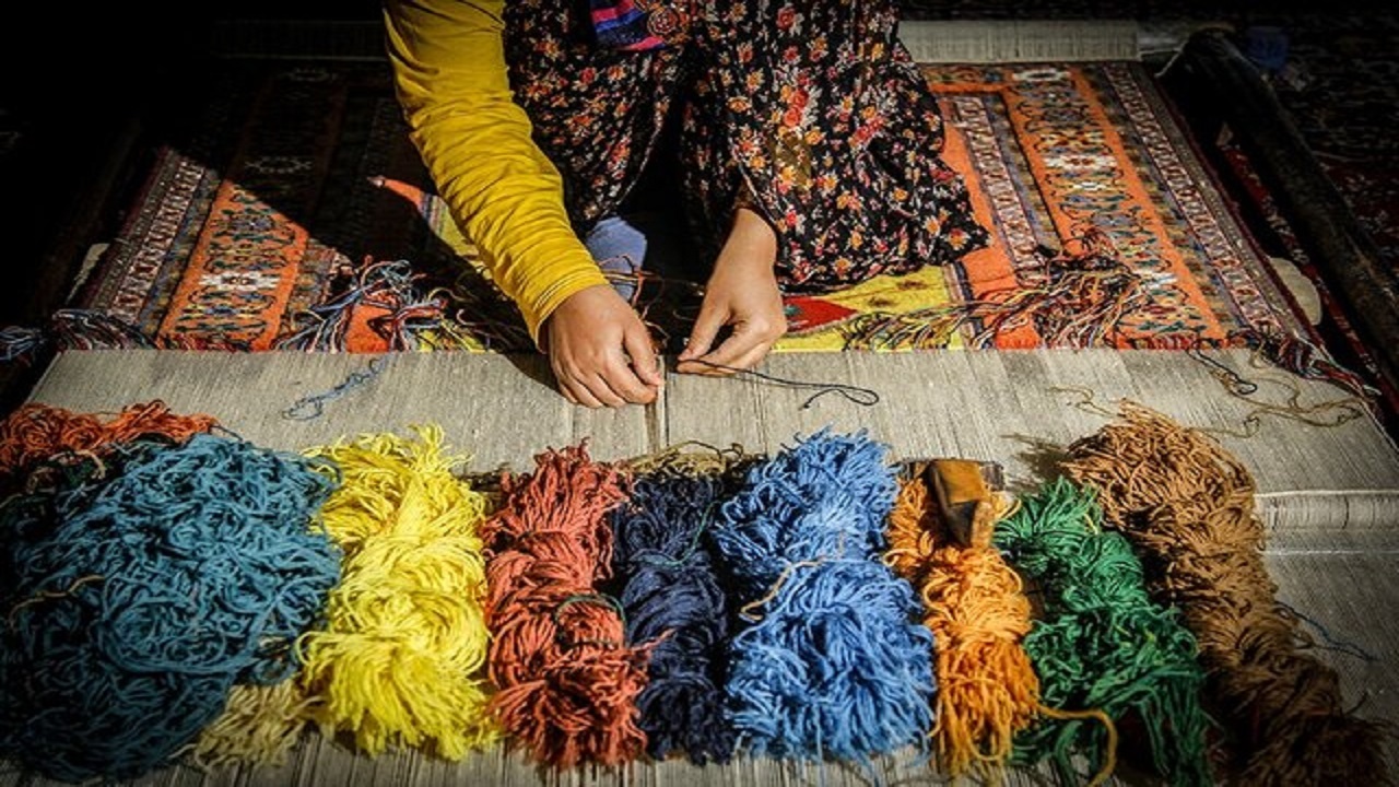 اعطای تسهیلات ۳ هزار و ۸۰۰ میلیون ریالی به هنرمندان صنایع‌دستی ابهر