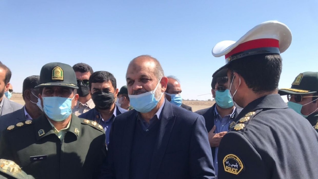 وزیر کشور از اردوگاه نیاتک سیستان بازدید کرد