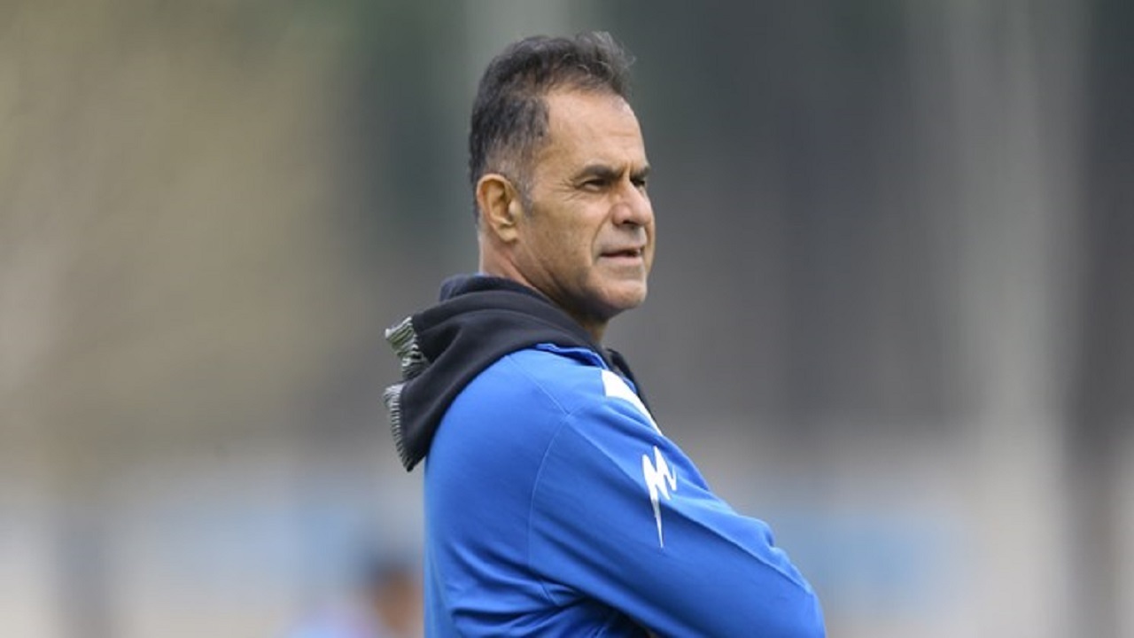 نو‌شاد: چرا بازیکن پرسپولیس با وجود آمادگی جسمانی کارت معافیت دارد؟