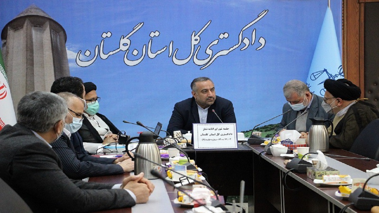 قدردانی از ۴ نفر از فعالان نماز دادگستری استان گلستان