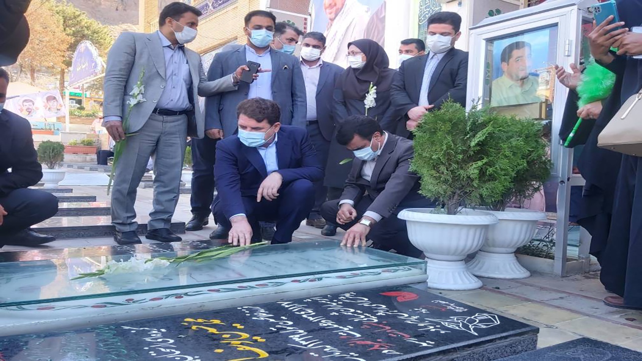 معاون رئیس جمهور وارد کرمان شد