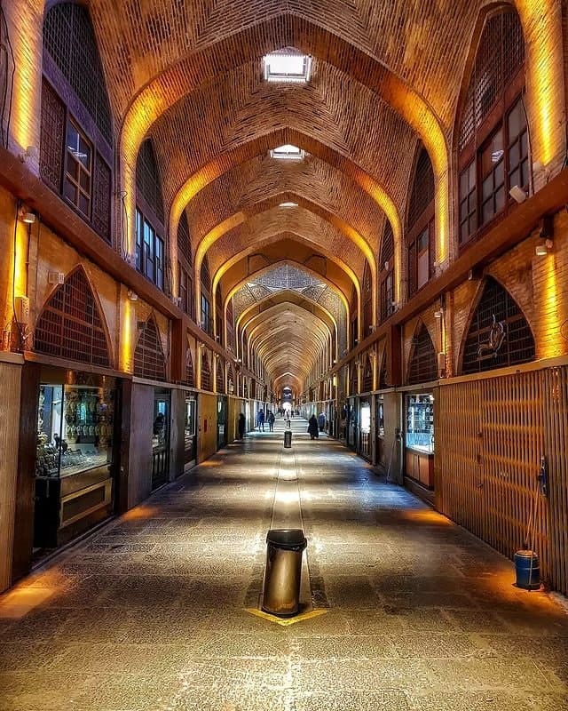 نگاهی به بازار ۴۰۰ ساله اصفهان به روایت تصاویر