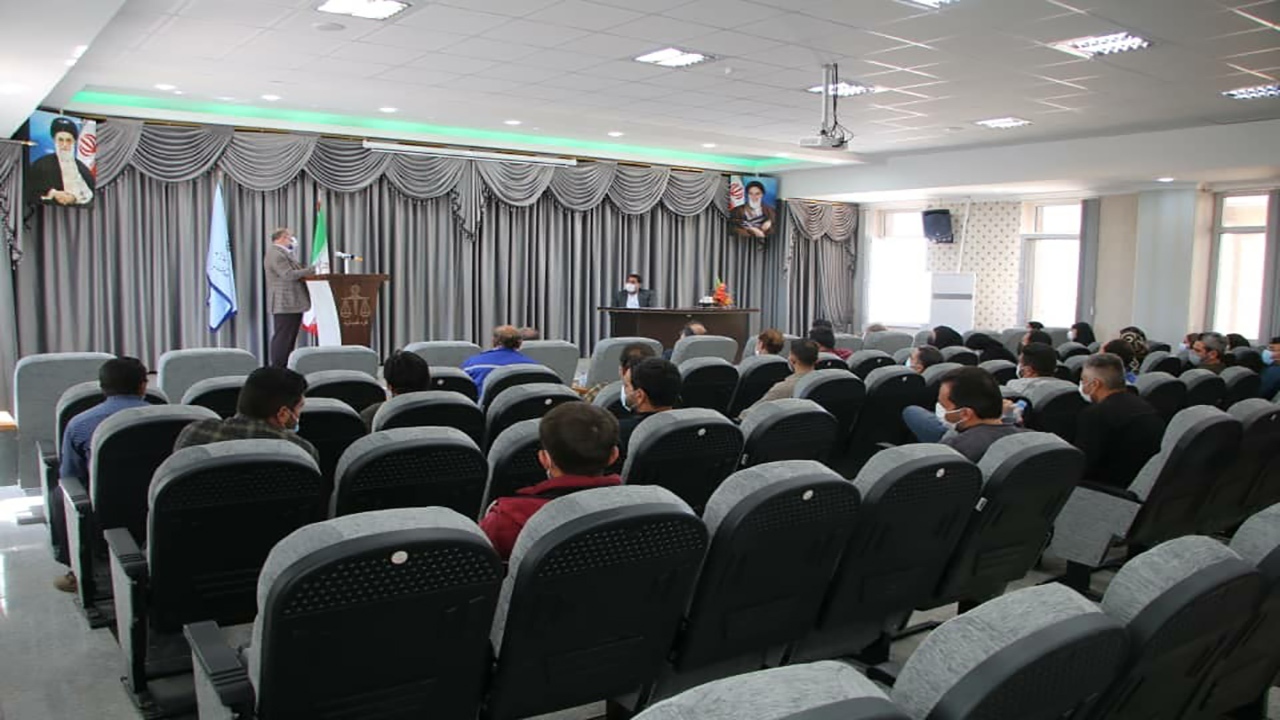 پیگیری و رفع مشکلات دو پروژه ساختمانی در سیرجان
