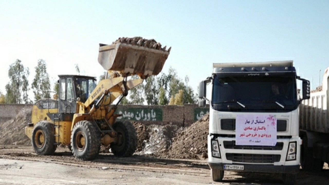 طرح پاکسازی مبادی ورودی شهر قم آغاز شد