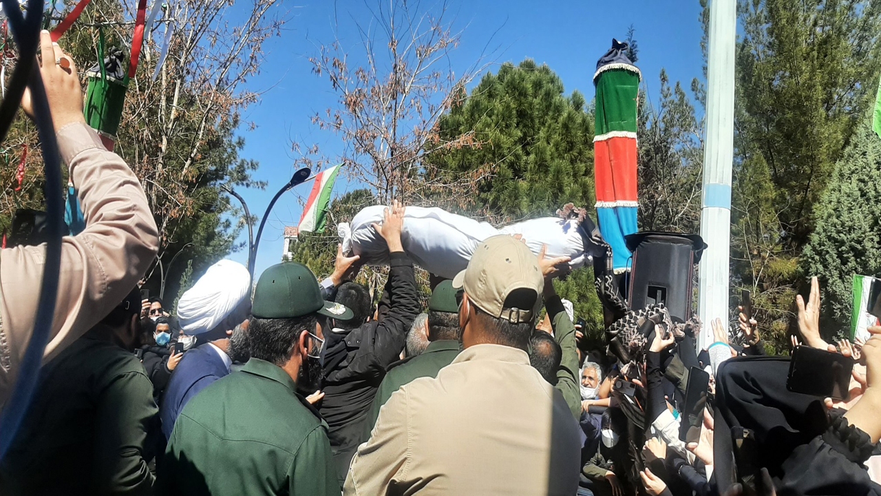 شهید گمنام در میدان کوثر کرمان آرام گرفت+تصاویر