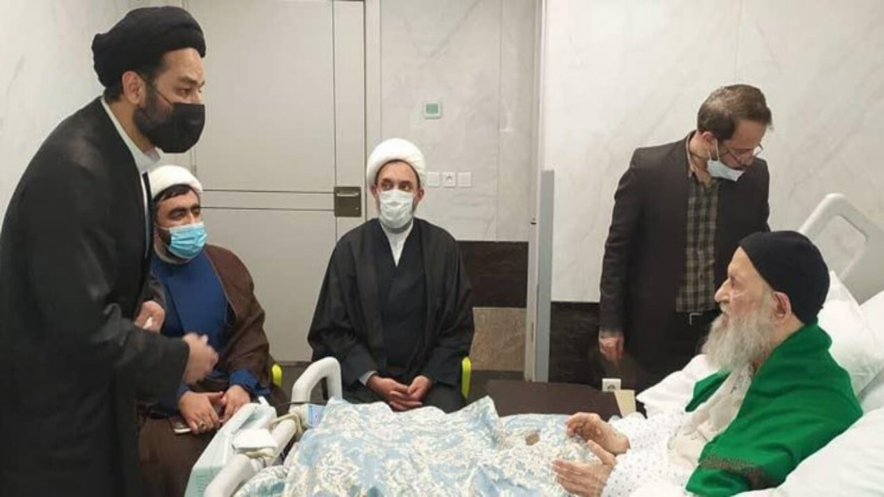 عیادت نماینده رئیس جمهور از آیت الله علوی گرگانی