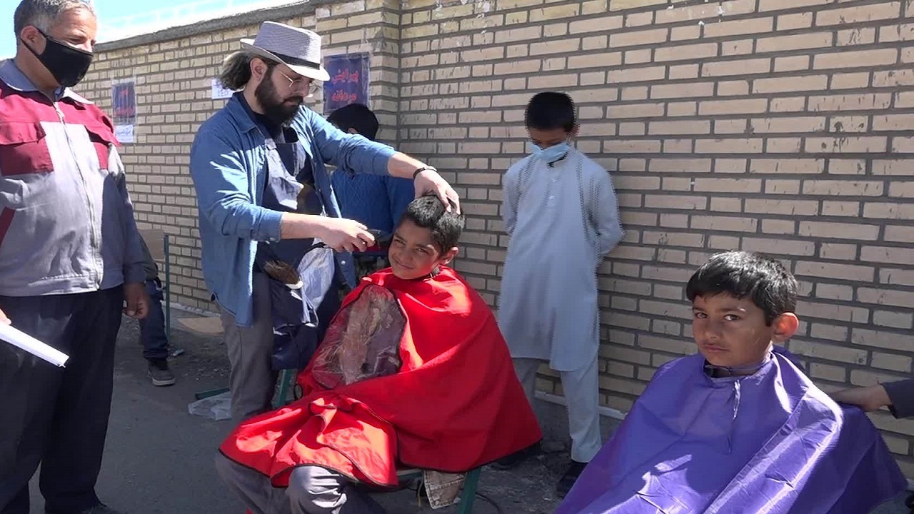 مردم روستای آواز خدمات جهادی دریافت کردند