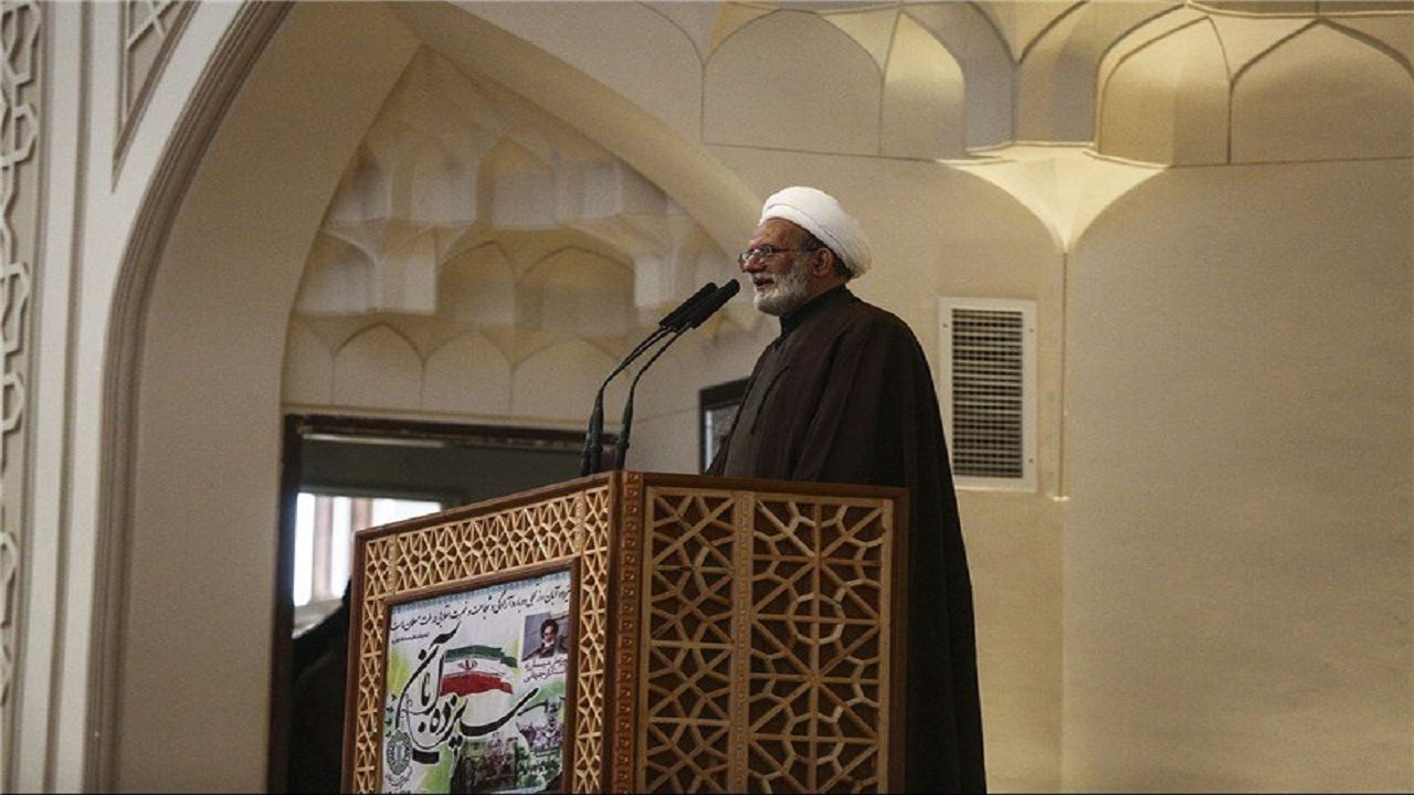انقلاب اسلامی ایران موجب شد تشیع در قالب یک نظام حکومتی ظهور کند
