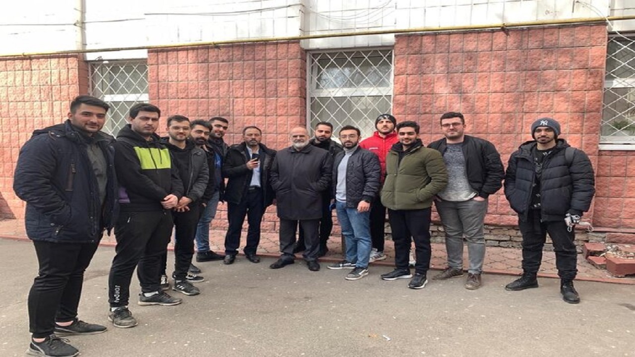 بازدید و صحبت های سفیر ایران در پناهگاه دانشجویان ایرانی + فیلم