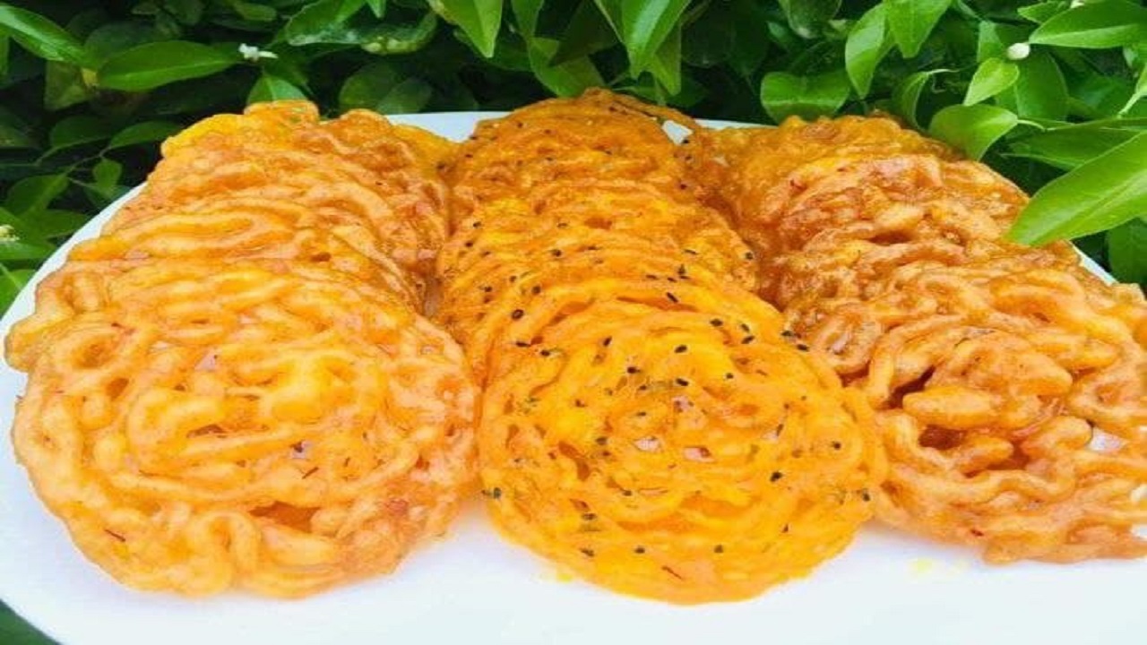 با طرز تهیه جلبی یکی از انواع زولبیاها آشنا شوید + فیلم