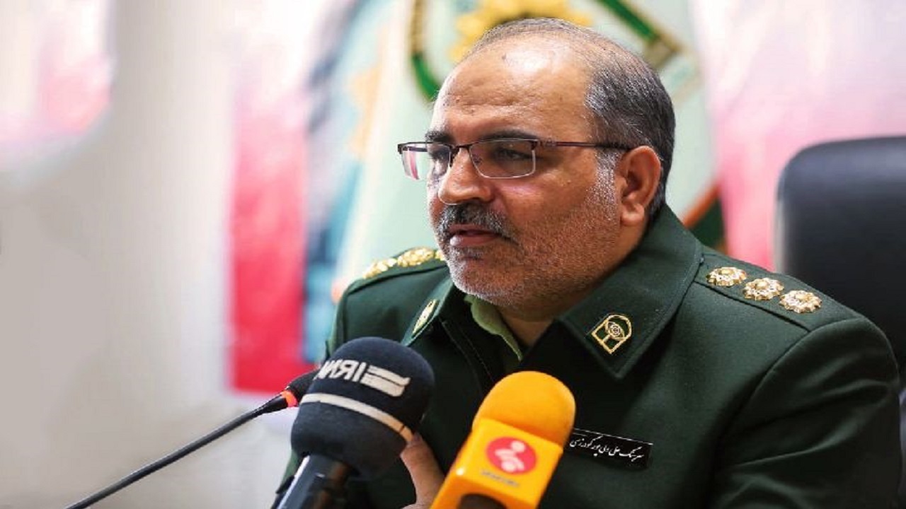 دستگیری دلالانی که با کارت ملی ارز جا‌ به جا می‌کردند