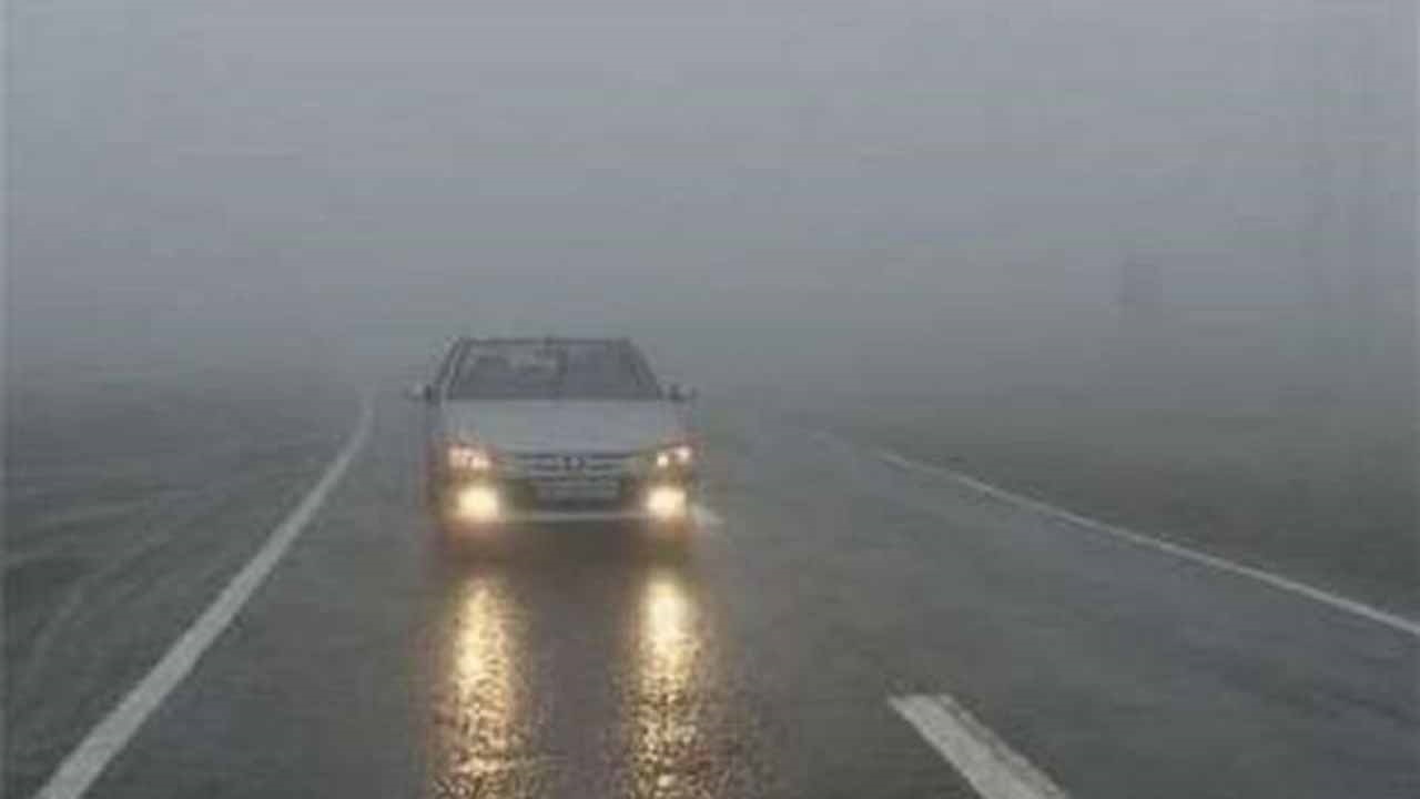 مه گرفتگی و لغزندگی جاده های گلستان/ رانندگان بیشتر احتیاط کنند