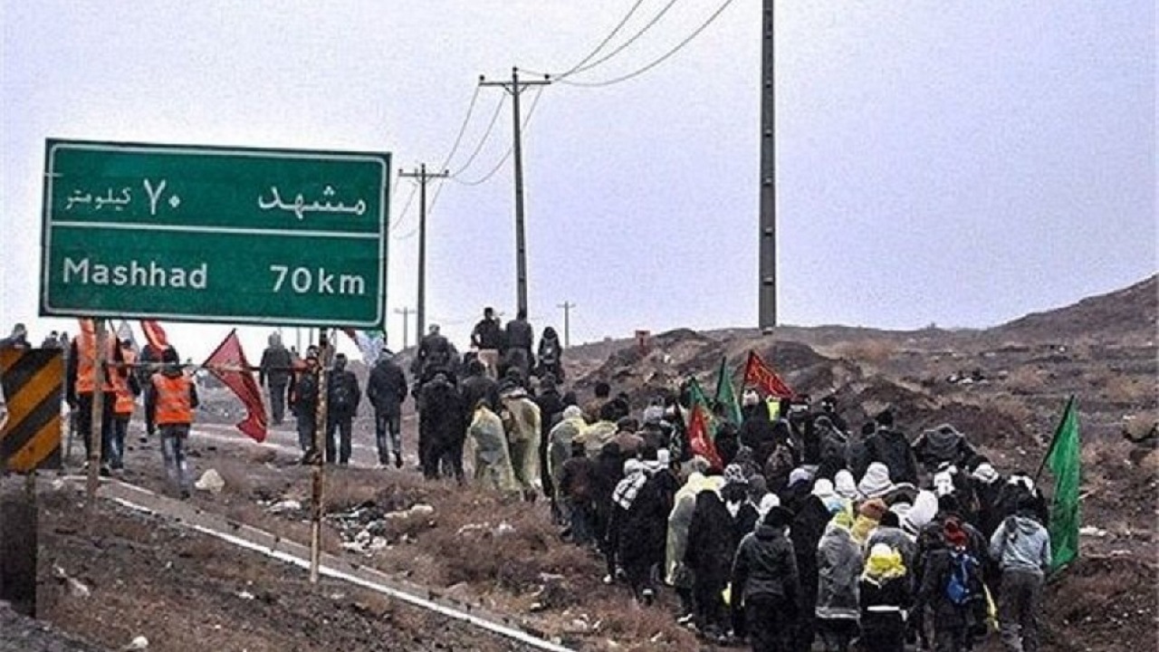 تشرف بیش از ۷۰۰ زائر پیاده ایرانی و عراقی به مشهد