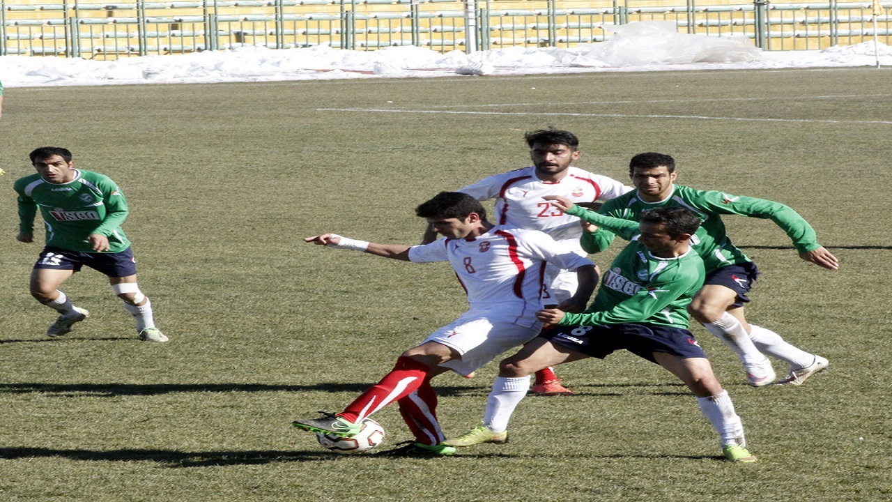 پاس همدان در خانه انزلی شکست خورد