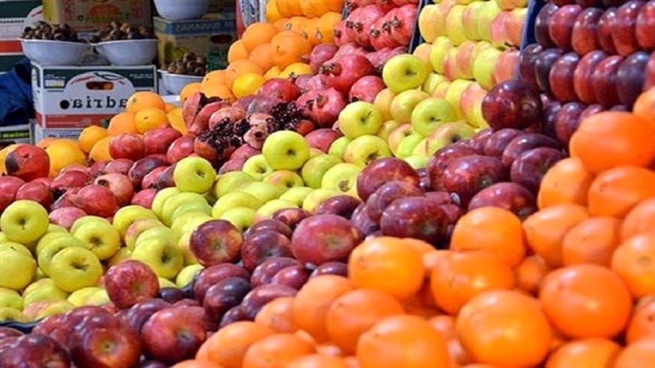 ذخیره سازی بیش از هزار تن میوه شب عید در قزوین