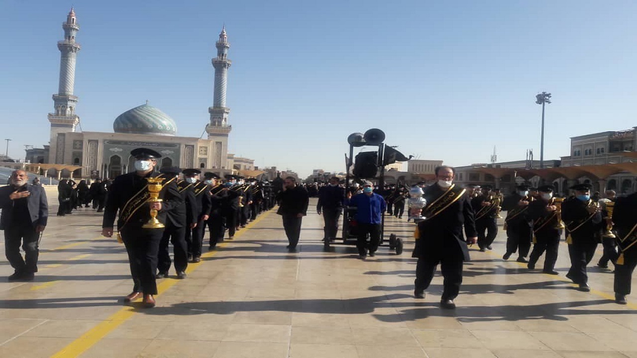 دسته عزاداری خادمان حرم حضرت معصومه (س)برپا شد