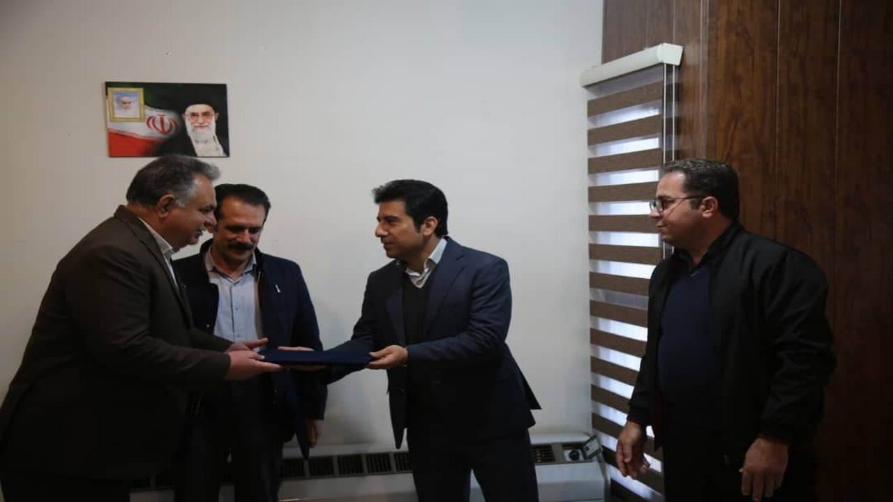بازنشستگان شایسته تکریم اند