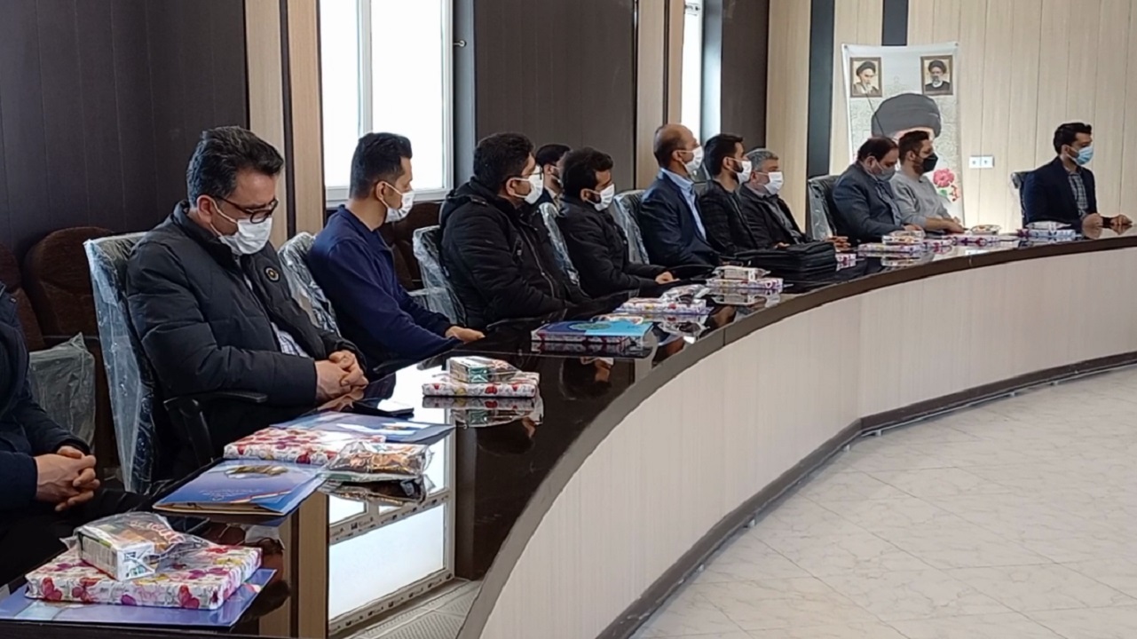 تجلیل از مربیان و معاونین پرورشی آشتیان