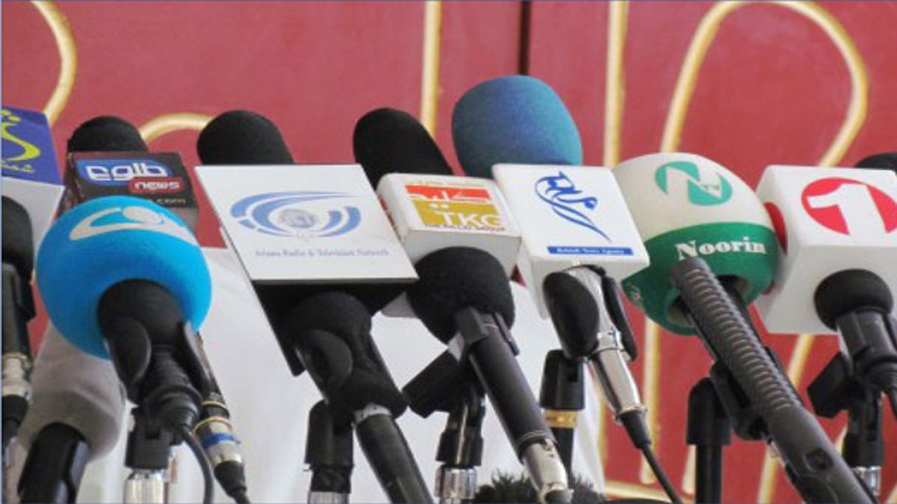 رسانه های افغانستان: ما محدود شده ایم/ طالبان:رسانه ها آزادند