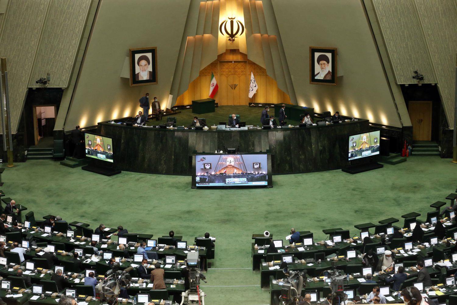 بند معافیت مشمولان سربازی خارج از کشور به کمیسیون تلفیق برگشت