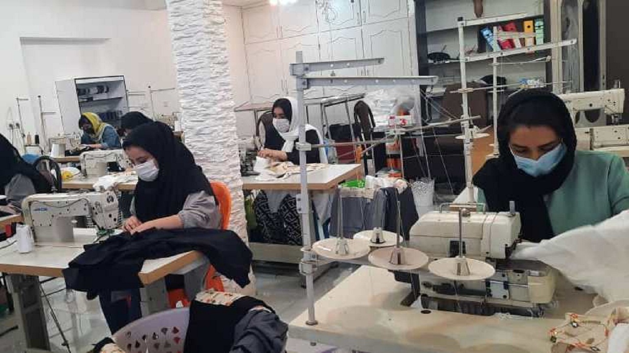 از چرخ خیاطی تا کارگاه دوزندگی و صادرات پوشاک به عمان