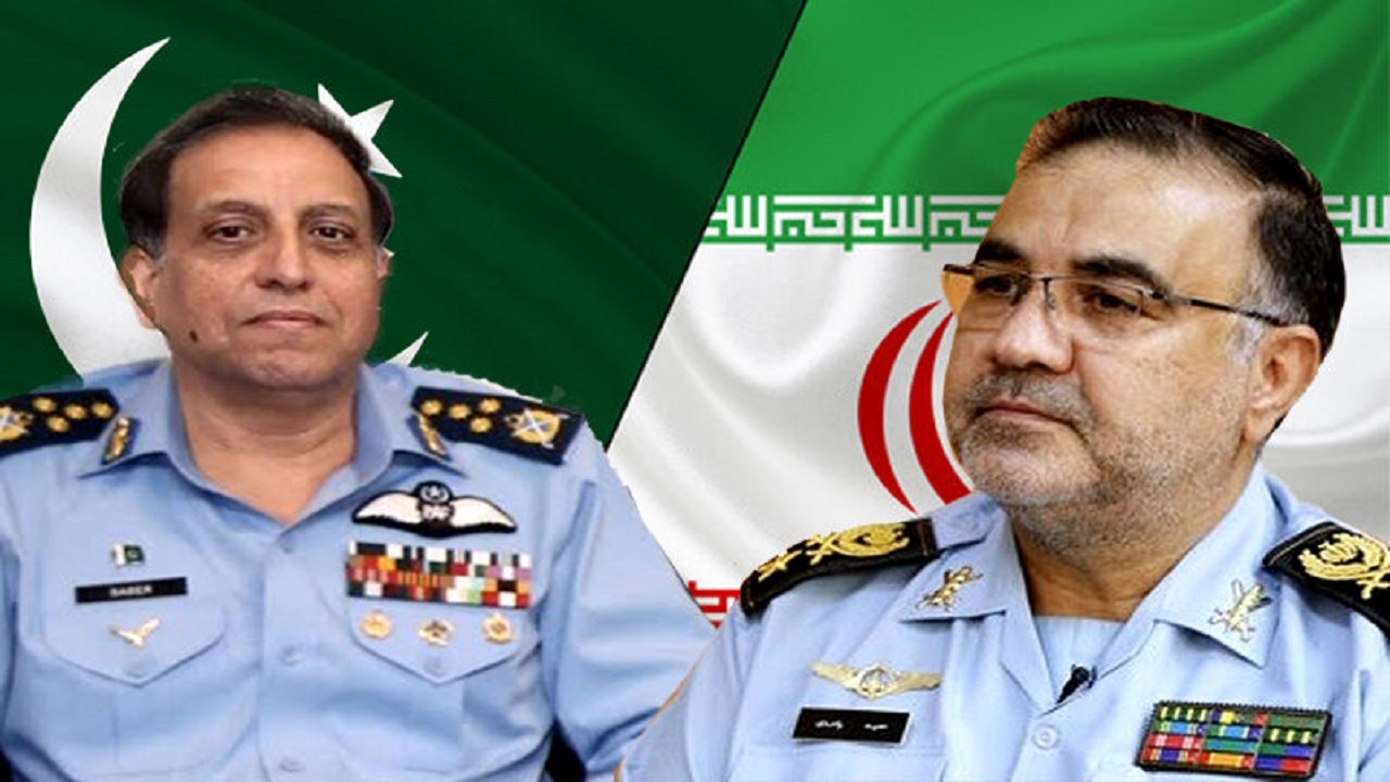 تاکید ایران و پاکستان بر گسترش همکاری‌های دوجانبه نظامی