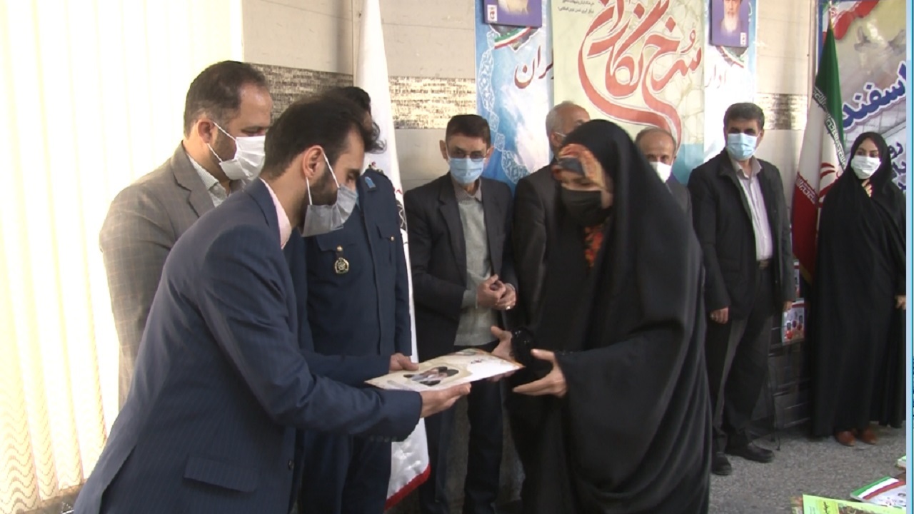 از ۵ نویسنده همدانی قدردانی شد