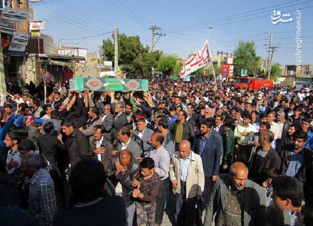 *: شما بعد از چند وقت پاسپورتتان را درست کردید و آمدید ایران؟