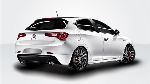 مقایسه آلفارومئو جولیتا با مرسدس بنز SLK 200 + مشخصات فنی