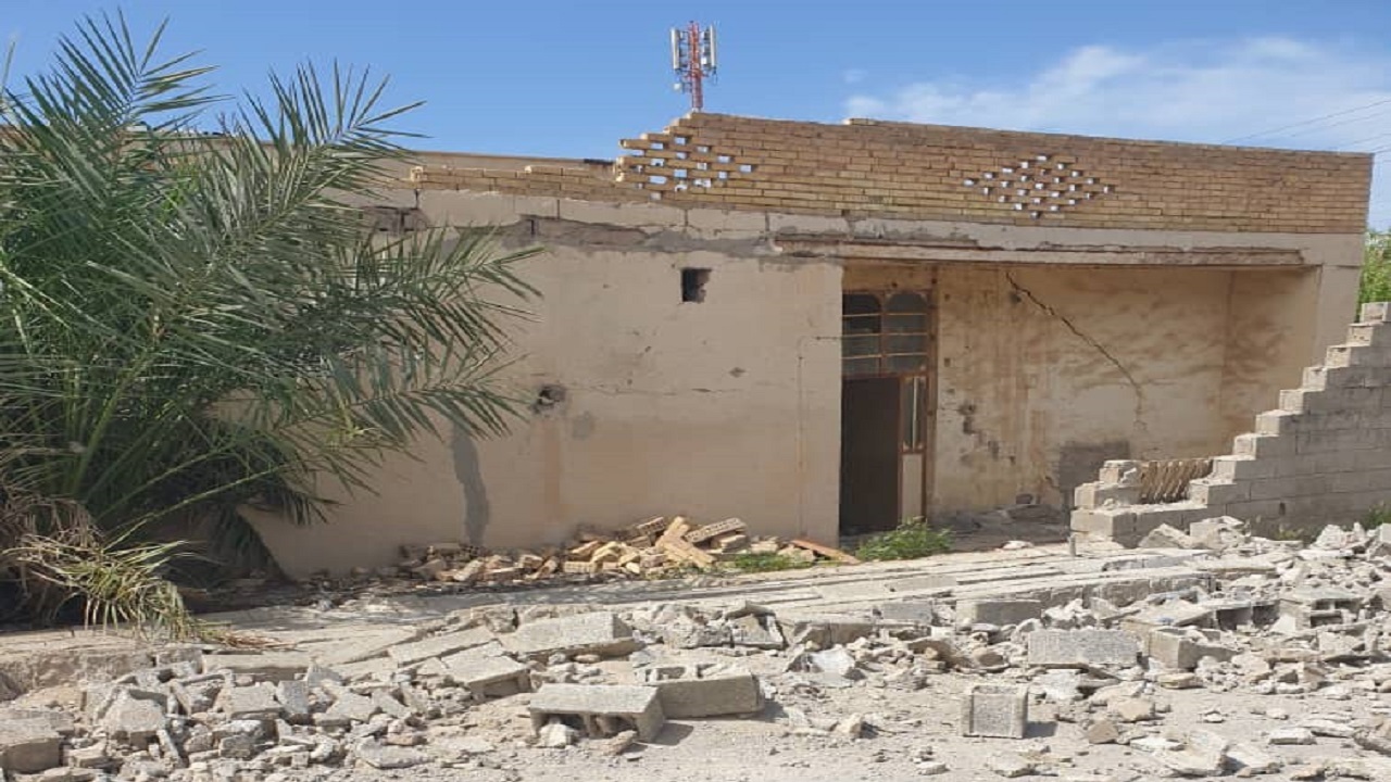 حدود ۴۰۰ خانه در زلزله گناوه آسیب دیدند