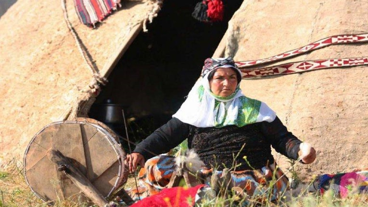 پیشگامی عشایر استان اردبیل در تولید/ عشایر ۲۳ هزار مترمربع صنایع دستی تولید می‌کند