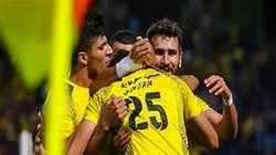 حمله به کادر استقلال بعد از تساوی برابر خیبر + فیلم