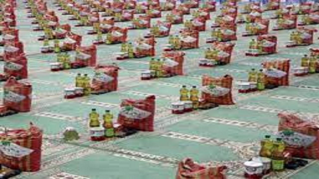 توزیع ۷۰۰بسته معیشتی به مددجویان کمیته امداد امام خمینی (ره) سراب