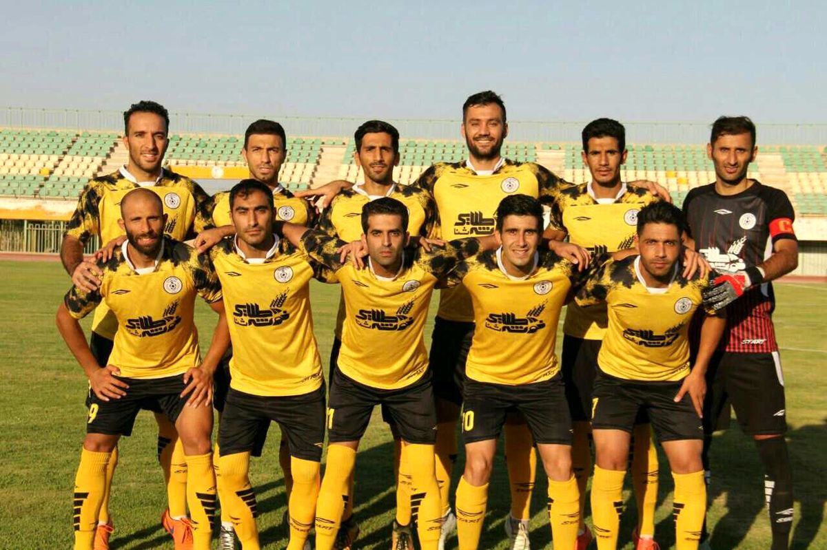 خوشه طلایی ساوه از یک چهارم نهایی بازماند