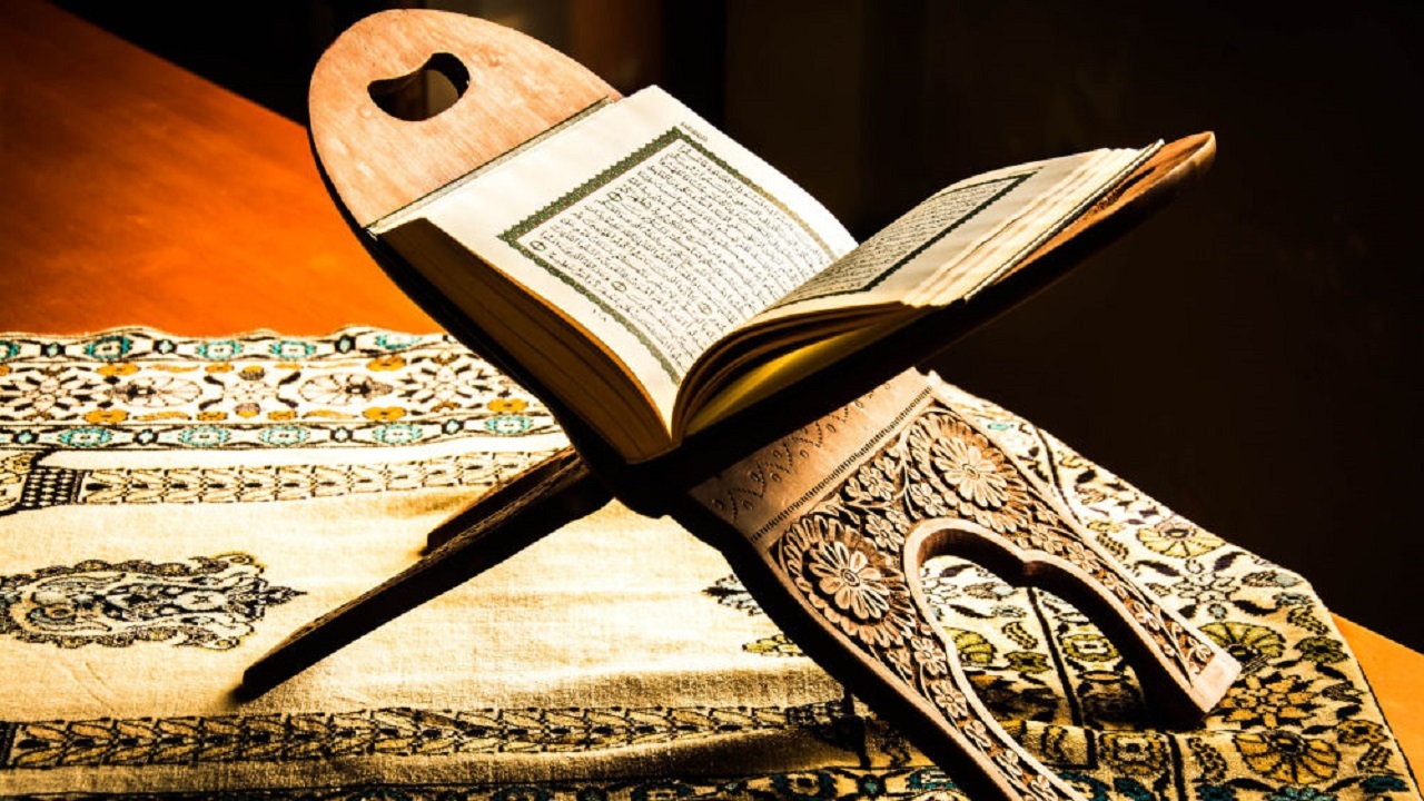 تلاوت مجلسی سوره مبارکه تکویر آیات ۱-۲۲ با نوای عبدالباسط