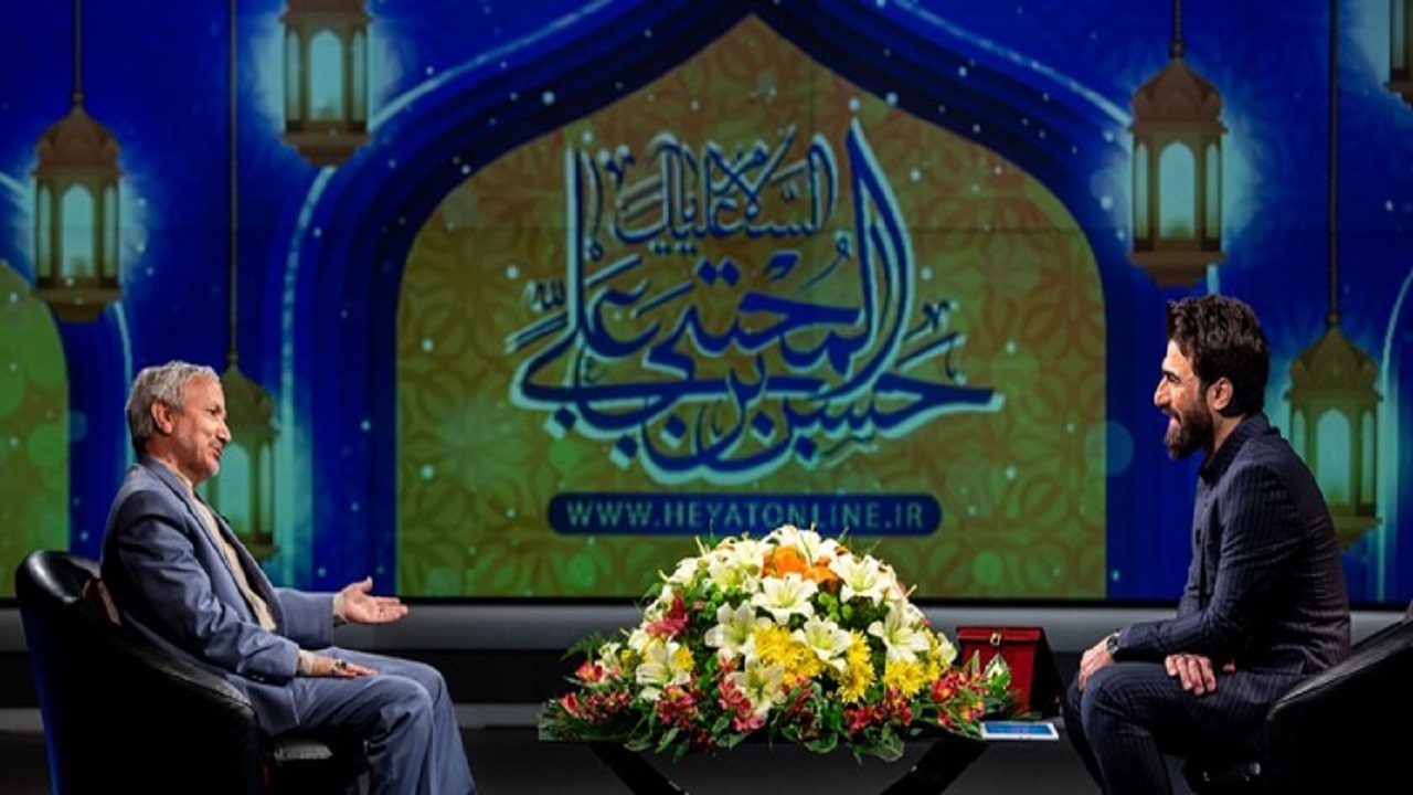 مداحی که سیاسی نباشد، مداح واقعی امام حسین نیست/ سیاسی‌کاری برای یک مداح ایراد دارد