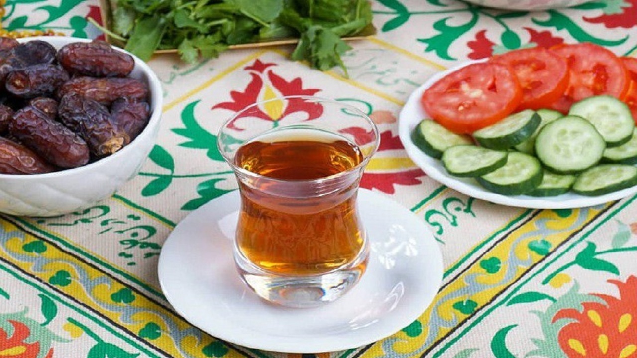 روزه داران در ماه رمضان چگونه روزه خود را افطار کنند