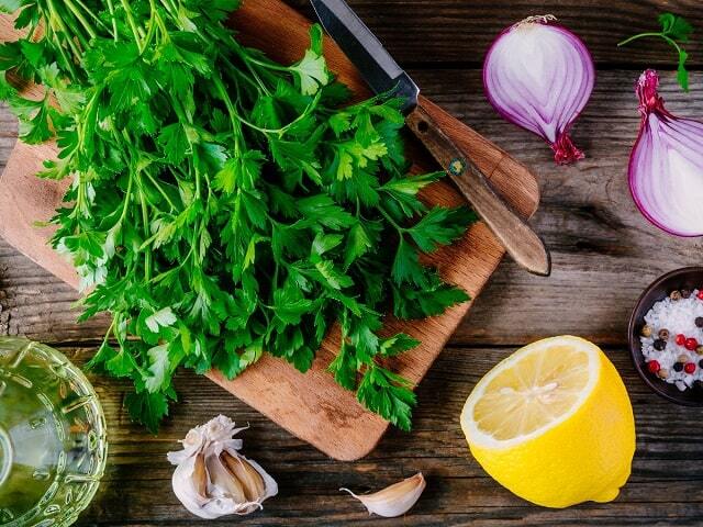 طرز تهیه ترکیب و اندازه سبزی قورمه در شهر&zwnj;های مختلف