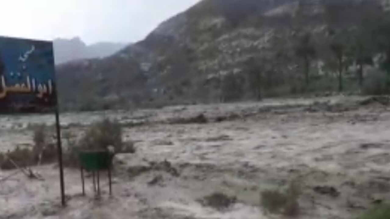 جاری شدن سیلاب در روستای موردان + فیلم