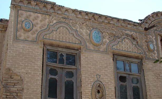 سفری پانصدساله در خانه موسوی پریشانی