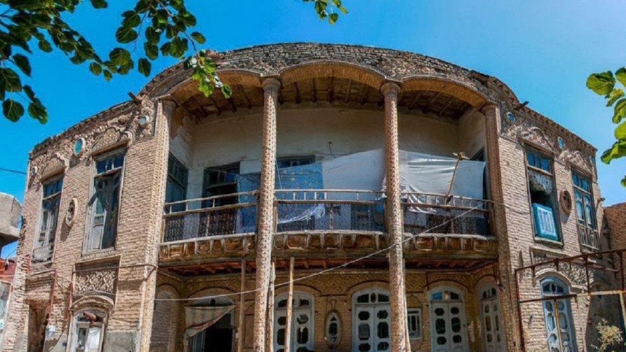 سفری پانصدساله در خانه موسوی پریشانی