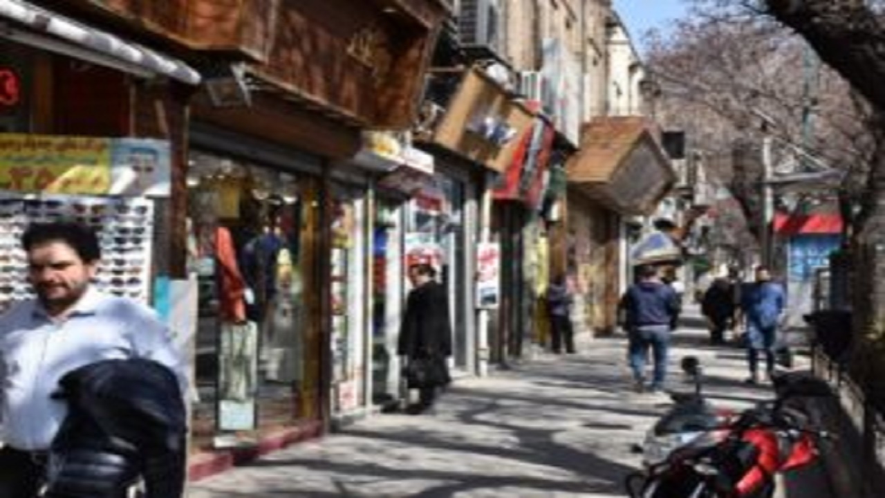 بی‌توجهی تعدادی از صنوف تبریز به تعطیلی کرونایی/تعطیلی هر روز واحد صنفی برای خانواده اصناف مشکل‌زاست
