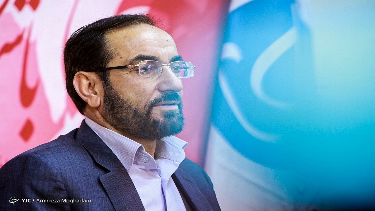پخش زنده نشست خبری شاهین محمدصادقی در باشگاه خبرنگاران جوان