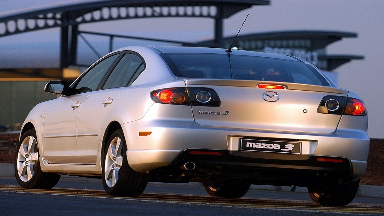 مقایسه مزدا 3 تیپ 3 با هیوندای i30 + مشخصات فنی