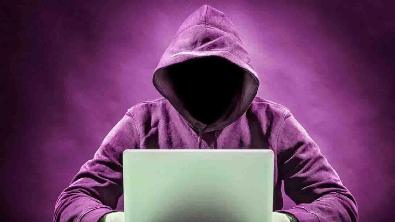 هشدار‌های پلیس فتا؛ از شگرد نخ نما شده برای انتخابات ۱۴۰۰ تا تله واتس اپ صورتی!