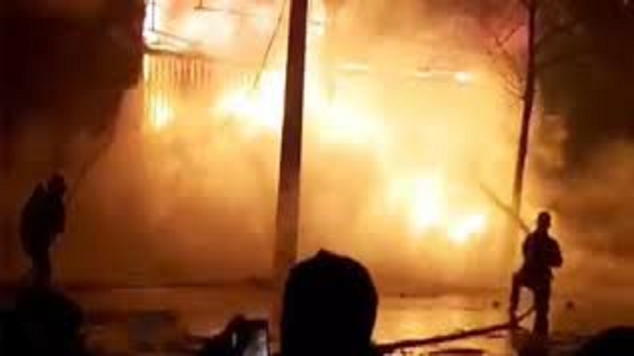 آتش‌سوزی یک منزل در آبادان / مصدومیت ۵ نفر بر اثر این حادثه