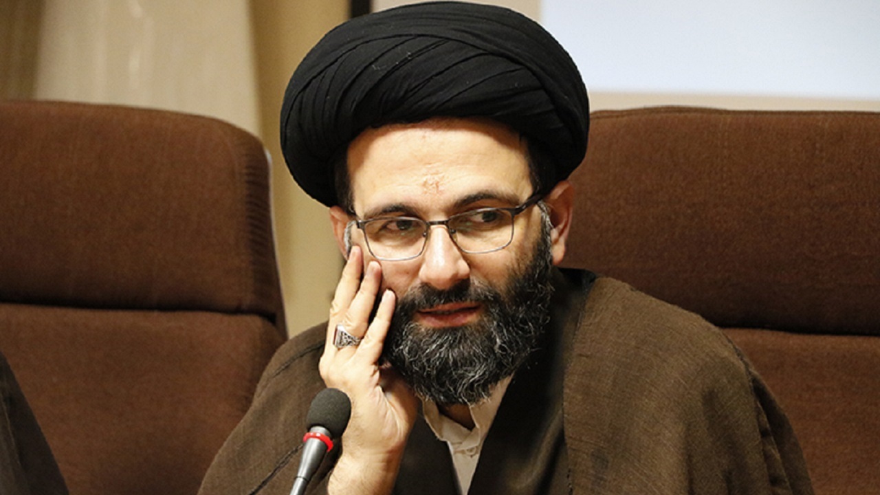 برگزاری مراسم مذهبی دارویی برای مشکلات روحی جامعه است