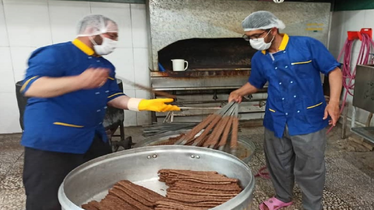 توزیع ۶۰۰ پرس افطاری در نخستین شب از لیالی قدر